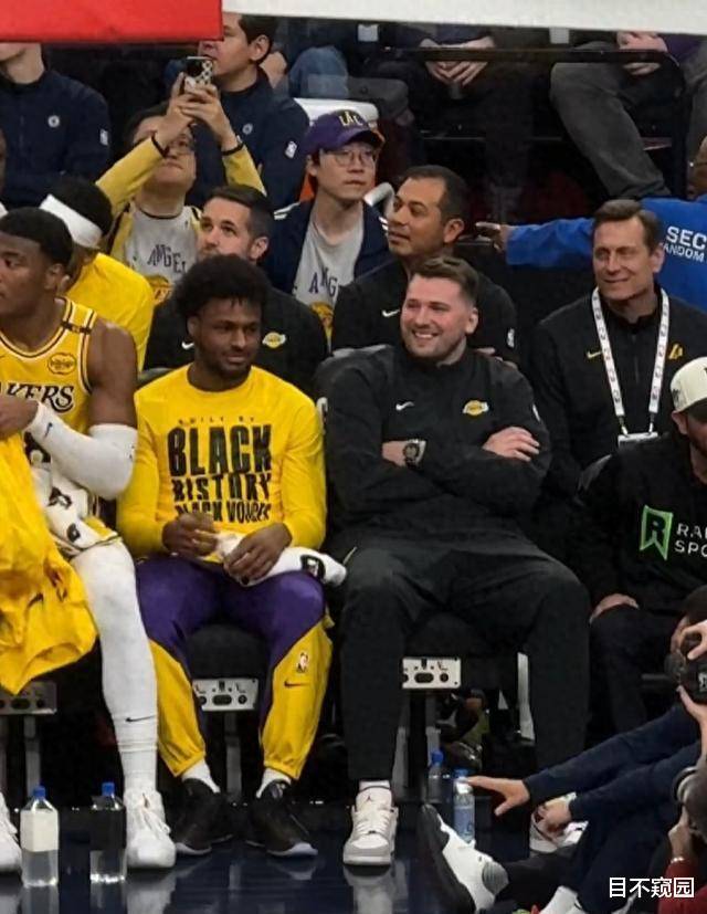 关于比赛局势复杂首场状态出色，湖人观众沸腾！，蒂姆重返赛场比赛高潮迭起的信息NINE GAME